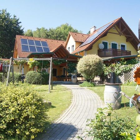 Riegler'S Buschenschank Loipersdorf bei Fuerstenfeld Ngoại thất bức ảnh